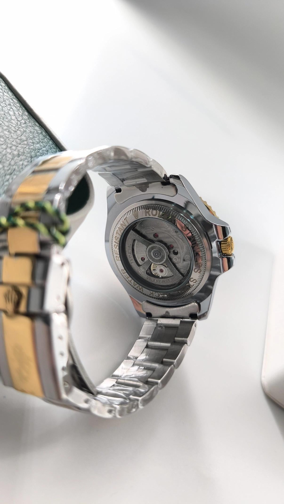 Rolex Submariner Date 2-Ton-Gelbgold mit schwarzem Zifferblatt